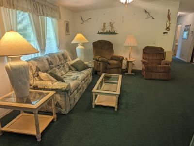 Photo 5 of 17 of home located at 287 Bayshore Dr Auburndale, FL 33823