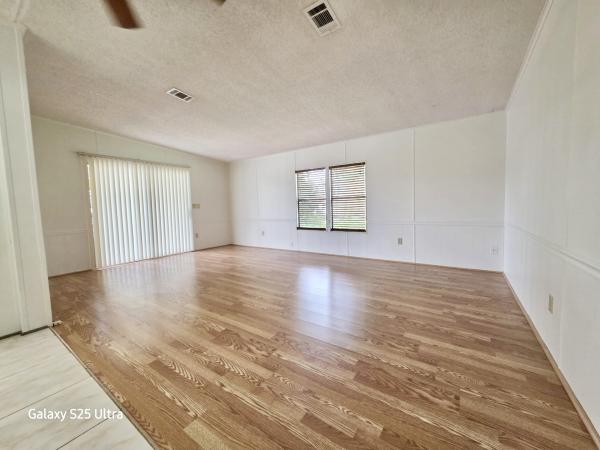 1989  Mobile Home For Sale