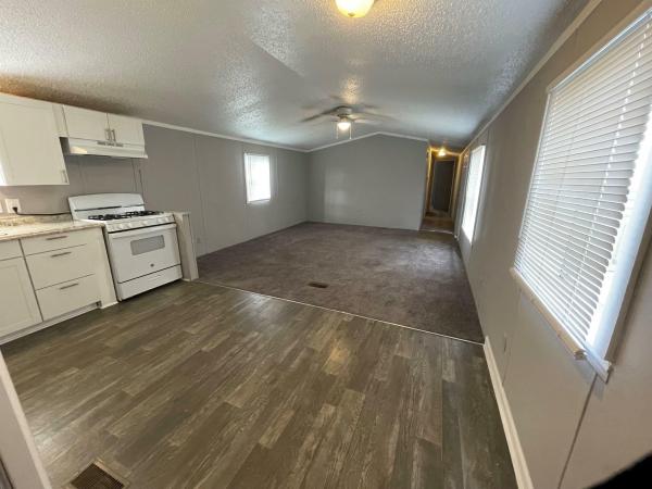 1995 COMMODORE 252  Home