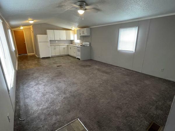 1995 COMMODORE 252  Home