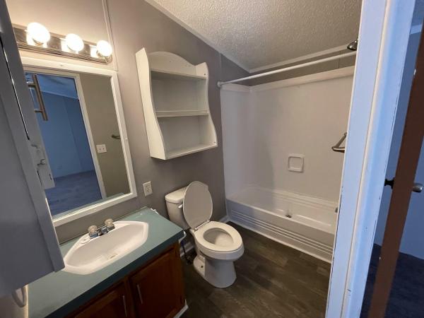 1995 COMMODORE 252  Home