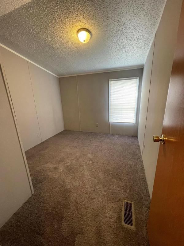 1995 COMMODORE 252  Home