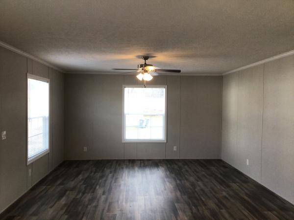 2021 Champion RA1670209 Mobile Home