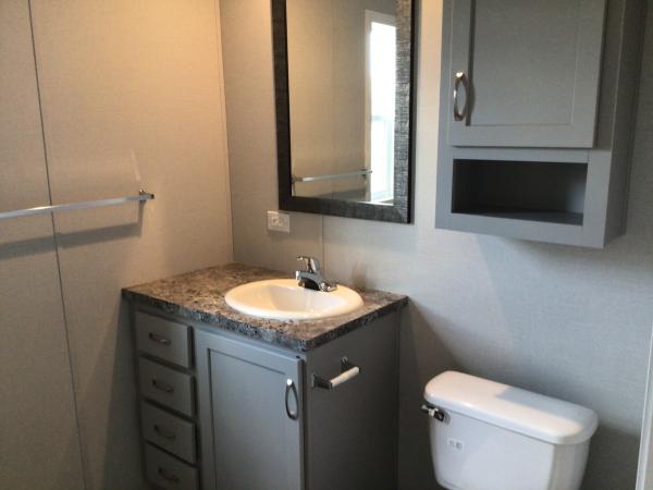 2021 Champion RA1670209 Mobile Home