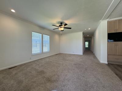 Photo 4 of 9 of home located at 28917 Oakwood Flat Rock, MI 48134