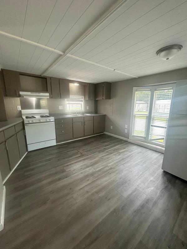1975 Parlwood Homes Parkwood Mobile Home