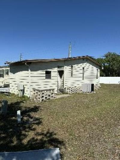 Photo 4 of 6 of home located at 4530 9th St E Lot#001 Bradenton, FL 34203