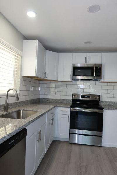 Photo 4 of 18 of home located at 400 West Baseline Road Tempe, AZ 85281