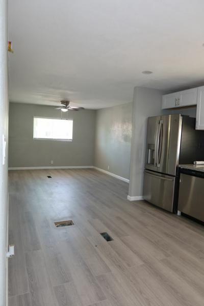 Photo 5 of 18 of home located at 400 West Baseline Road Tempe, AZ 85281