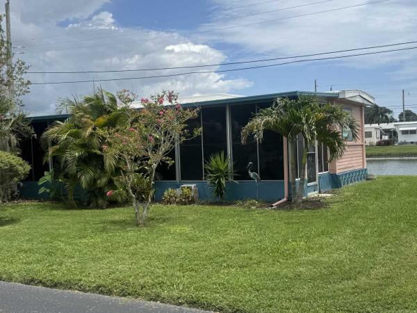 Photo 1 of 2 of home located at 916 52nd Avenue Lane West, Lot L915 Bradenton, FL 34207