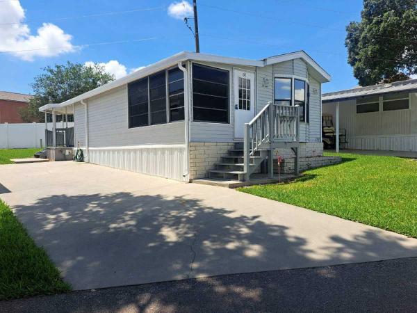 1988  Mobile Home For Sale
