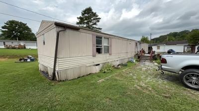 Photo 2 of 8 of home located at 36 Pine Valley Ln Flat Lick, KY 40935