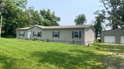 Mobile Home at 45 Davis Ridge Rd Eldorado, IL 62930