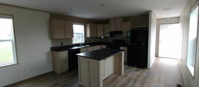 Mobile Home at 3742 Camden Dr Lot Cm3742 Columbus, IN 47203
