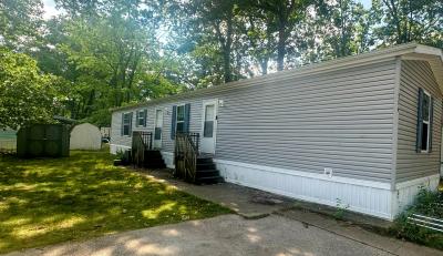 Photo 3 of 3 of home located at 574 Jonathon Lane Muskegon, MI 49442