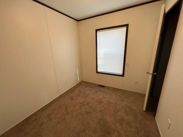 2015 EAGLE RIVER 184 LC-80F8004  Home