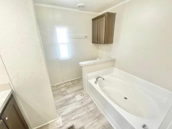2018 Clayton Homes Inc Yes Mobile Home