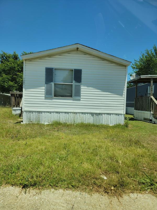 2003 Clayton Homes Community Series Mobile Home