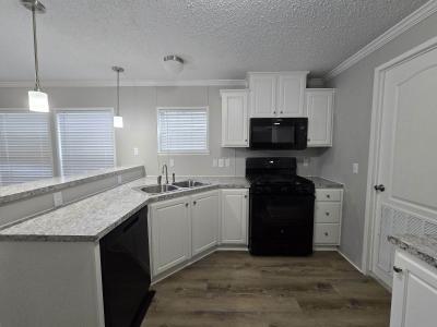 Mobile Home at 118 Beech Highland, MI 48357