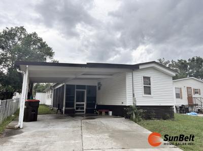 Photo 2 of 31 of home located at 5431 NE 35th Street Lot 69 Silver Springs, FL 34488