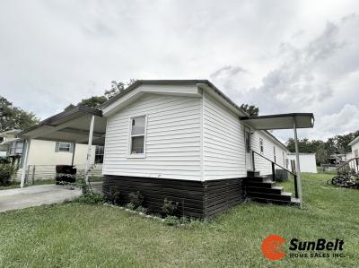 Photo 3 of 31 of home located at 5431 NE 35th Street Lot 69 Silver Springs, FL 34488