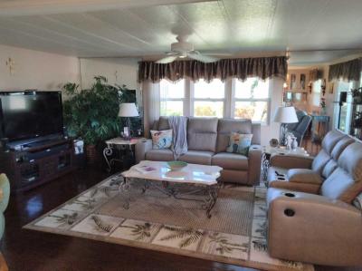 Photo 3 of 29 of home located at 475 Cardinal Lane Largo, FL 33770