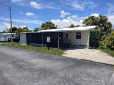 Photo 2 of 26 of home located at 7403 46th Ave N, #173 St Petersburgs Pasadena, FL 33709