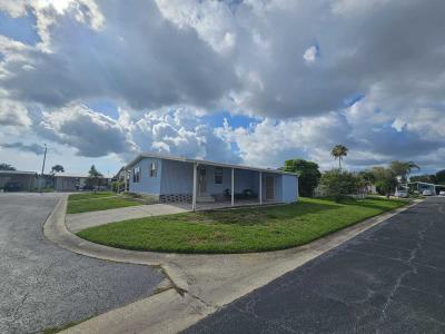 Photo 2 of 30 of home located at 5200 28th St N Saint Petersburg, FL 33714