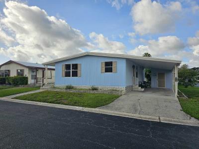 Photo 4 of 30 of home located at 5200 28th St N Saint Petersburg, FL 33714