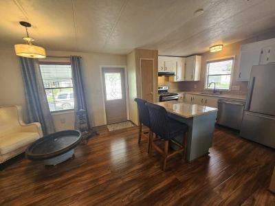 Photo 5 of 30 of home located at 5200 28th St N Saint Petersburg, FL 33714
