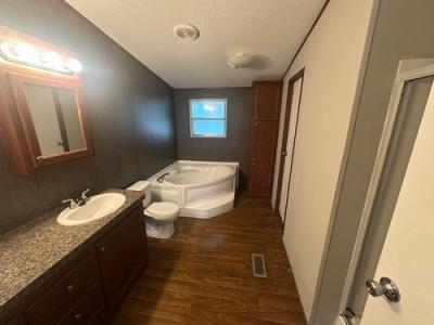 Photo 4 of 12 of home located at 11922 SW 15th Ter Yukon, OK 73099