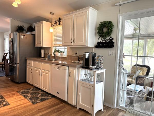 2004 CHNC JACFL25332 A/B Mobile Home