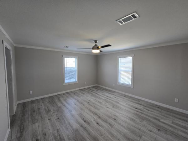 2025 Champion WS2856H32 Mobile Home