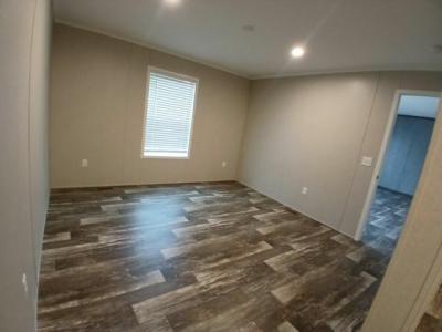 Photo 4 of 15 of home located at 868 E Commerce St, Lot 184 Bridgeton, NJ 08302