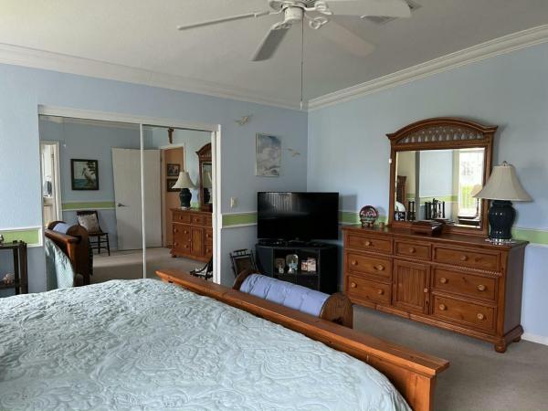 2004 T1720-4 Homes of Merit Manufactured Home