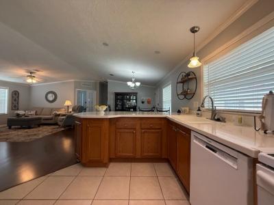 Photo 5 of 13 of home located at 263 Marianna Drive Auburndale, FL 33823