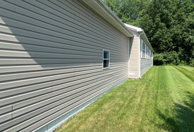 Photo 4 of 22 of home located at 23113 Pine Drive Chelsea, MI 48118