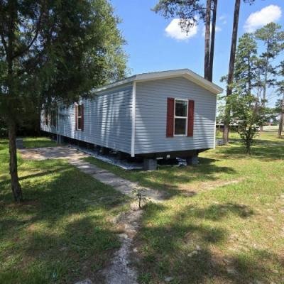 Photo 3 of 5 of home located at 104 Joseph Dr. Raeford, NC 28376