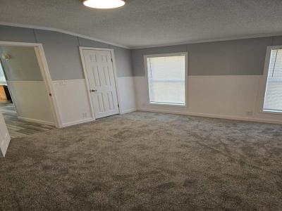 Photo 5 of 11 of home located at 200 Whittington Dr. #181 Madisonville, KY 42431