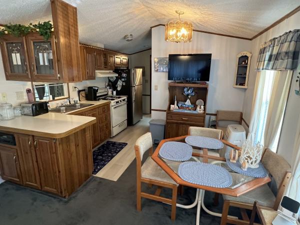 1990 Brittany Park 1331L Mobile Home