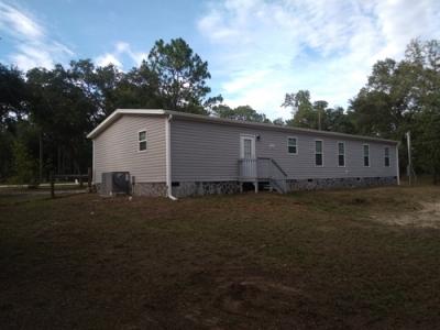 Photo 2 of 14 of home located at 21830 SE 66th St Morriston, FL 32668