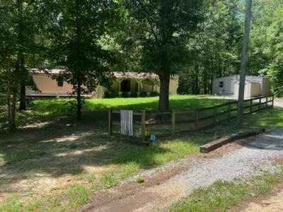 Photo 3 of 10 of home located at 150 Arthur Dr Ohatchee, AL 36271