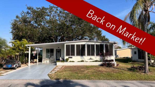 Photo 1 of 2 of home located at 5734 Danbury Lane, Lot 112 Sarasota, FL 34233