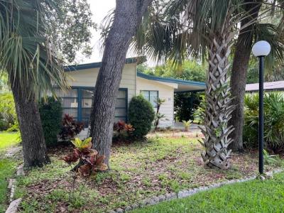 Photo 3 of 33 of home located at 25 Glen Falls Drive Ormond Beach, FL 32174