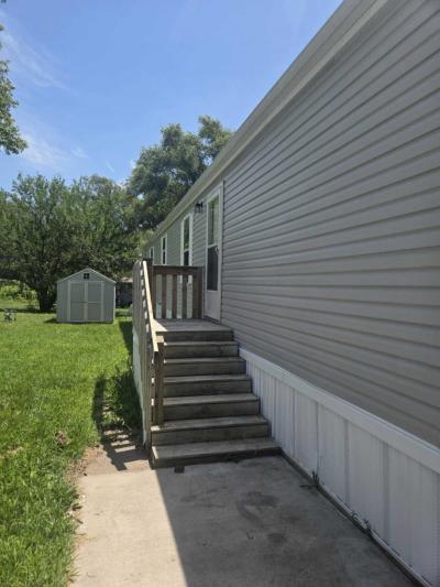 Photo 5 of 16 of home located at 8701 NE 107th Pl #18 Kansas City, MO 64157