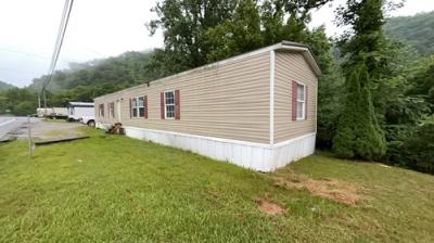 Mobile Home at 8872 Meta Hwy Pikeville, KY 41501