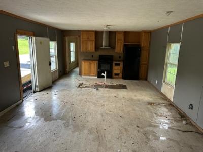 Photo 4 of 12 of home located at 8872 Meta Hwy Pikeville, KY 41501