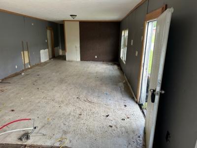 Photo 5 of 11 of home located at 8872 Meta Hwy Pikeville, KY 41501