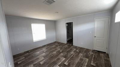 Photo 5 of 11 of home located at 1999 N Ih-35 New Braunfels, TX 78130