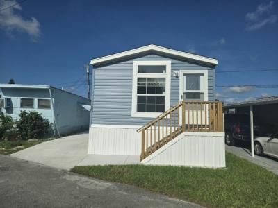 Photo 5 of 5 of home located at 3301 58th Avenue North, #166 Saint Petersburg, FL 33714